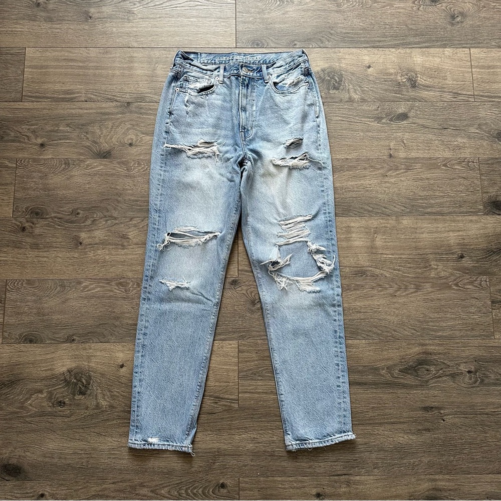American Eagle Distressed Mom Jean Size 6 Long High Rise (Style No. 3048)